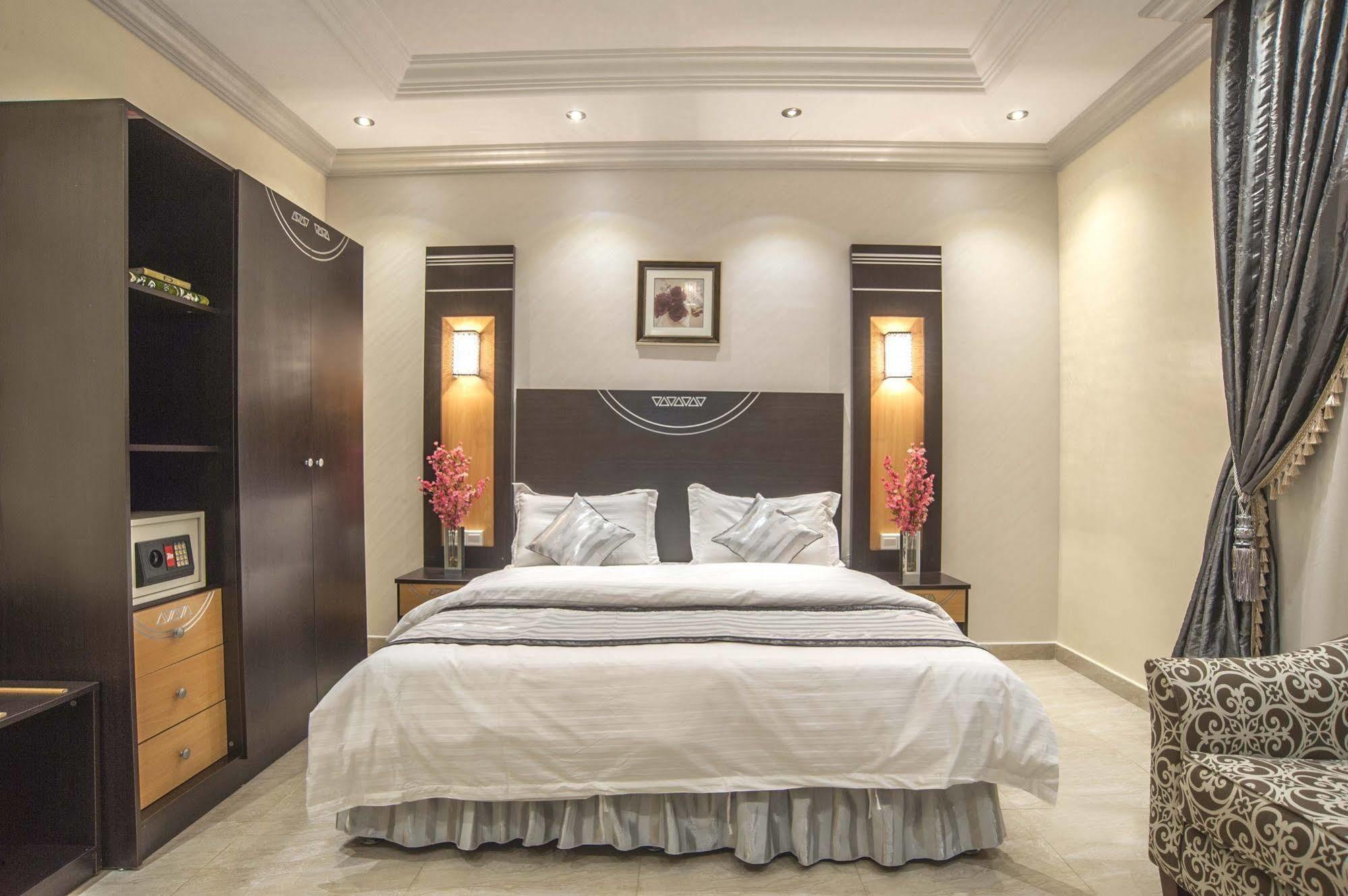 Al Ezzah Palace Hotel Suites Jeddah Eksteriør billede